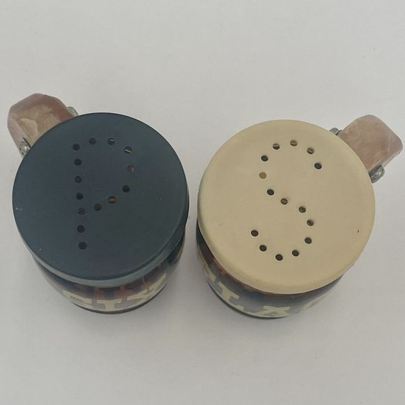 Vintage Six Flags Over Texas Barrel Mug Salt and Pepper Shaker Set - Picture 2 of 16